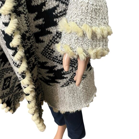 Venus Boho Duster Cardigan XS Southwestern Print Bell Sleeve Faux Fur Trim Soft - Picture 2 of 10